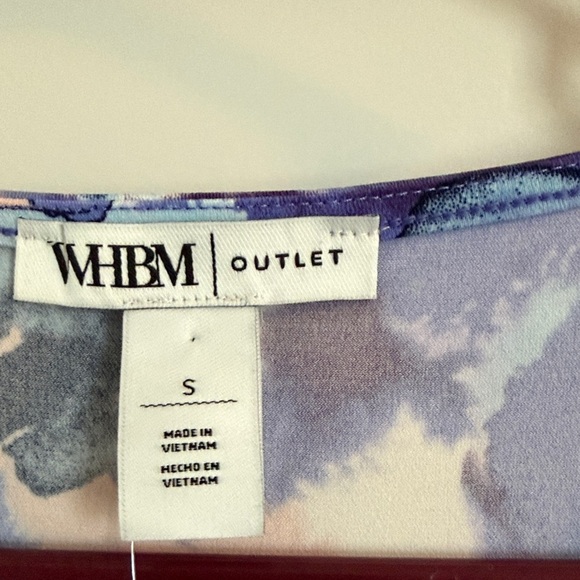 NWT WHBM Outlet V-Neck Puff Sleeve Top Floral Violet Size S - Picture 3 of 7